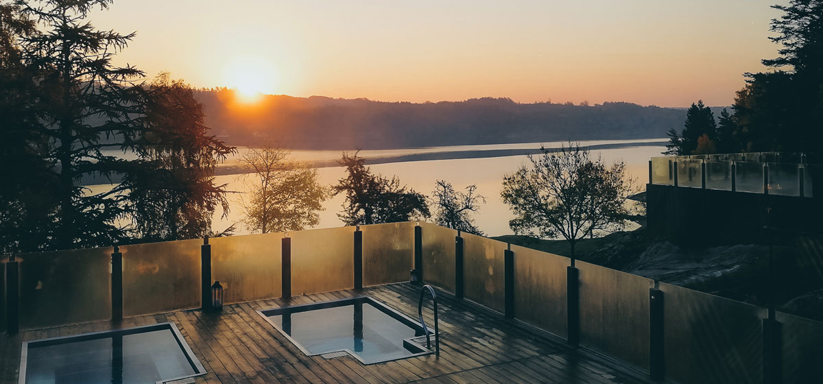 Utomhus Spapooler vid Solnedgång